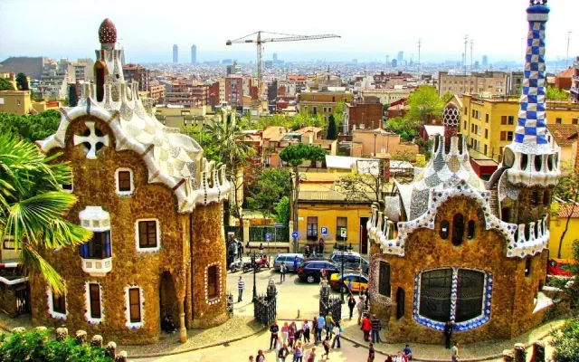 Barcelona - Poczuj magię miasta!